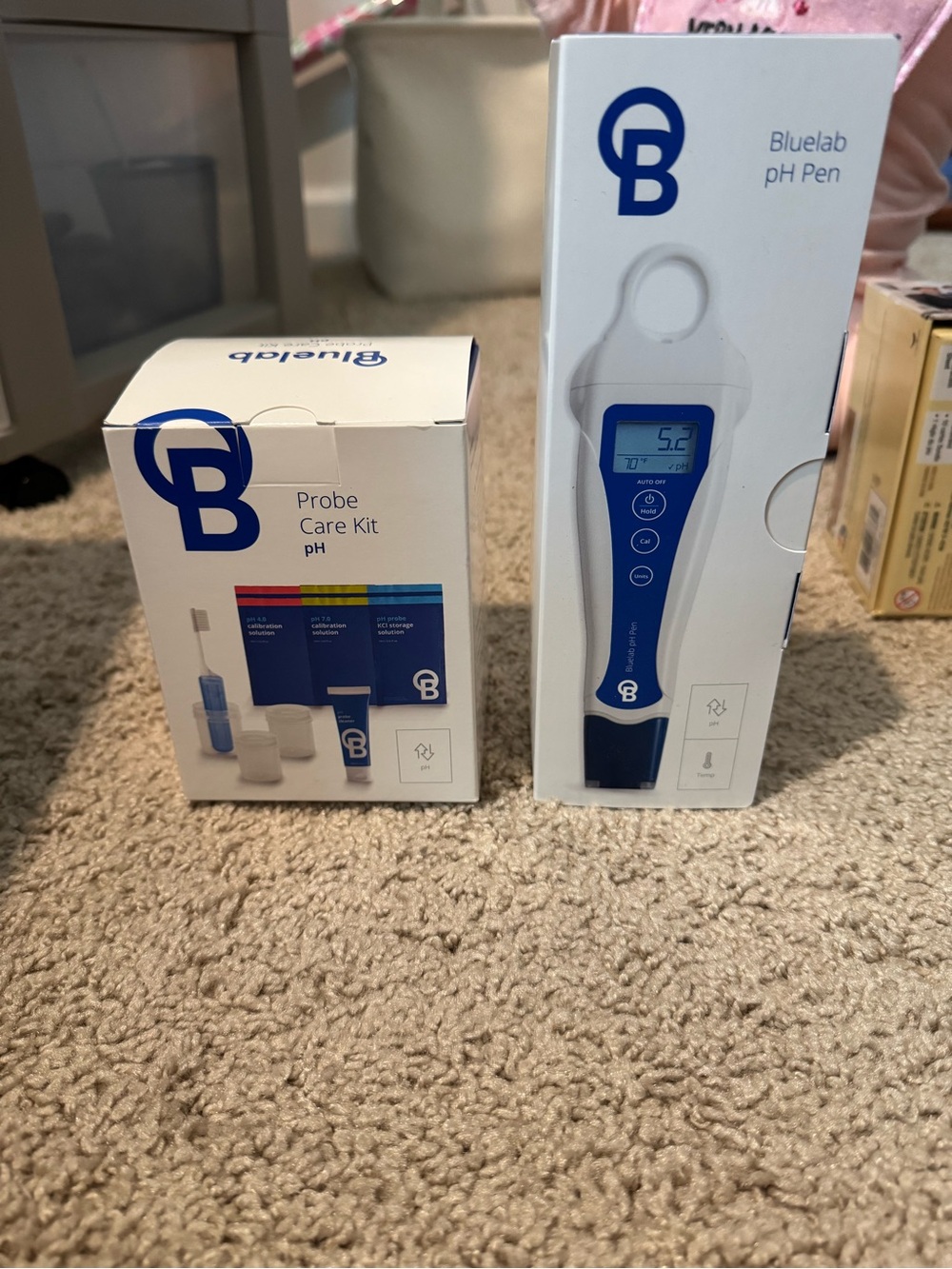 Bluelab pH Pen and a Bluelab Probe Care Kit